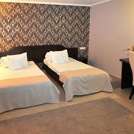Confort Hotel 3*