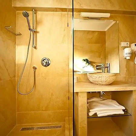 Hotel Confort 3*