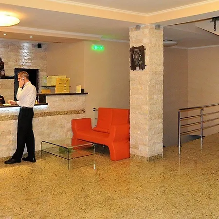 Confort Hotel 3*